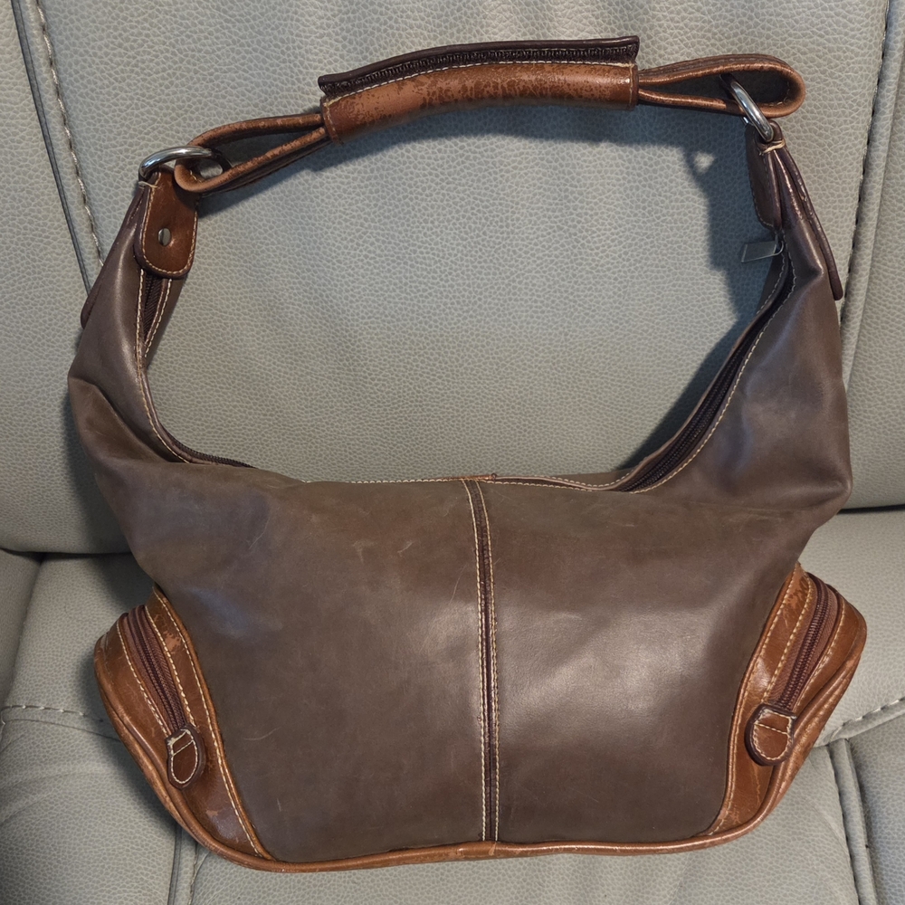 Gucci Brown Two-Tone Leather Hobo with Silver Eyelet Trim - Picture 2 of 9